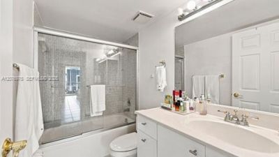 210 174 St , Unit 2401, Sunny Isles Beach, FL 33160 Photo