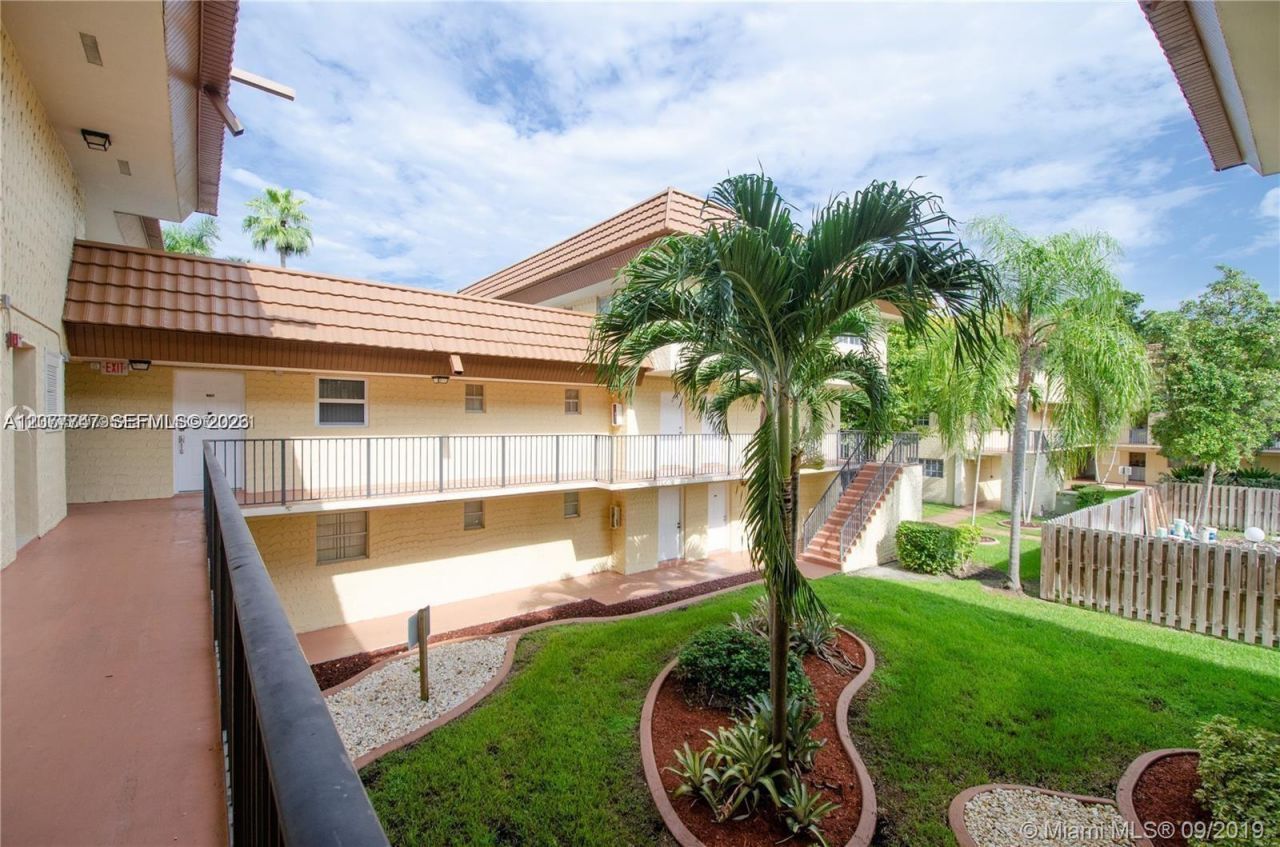 8650 SW 109th Ave , Unit 3-223, Miami, FL 33173 Photo