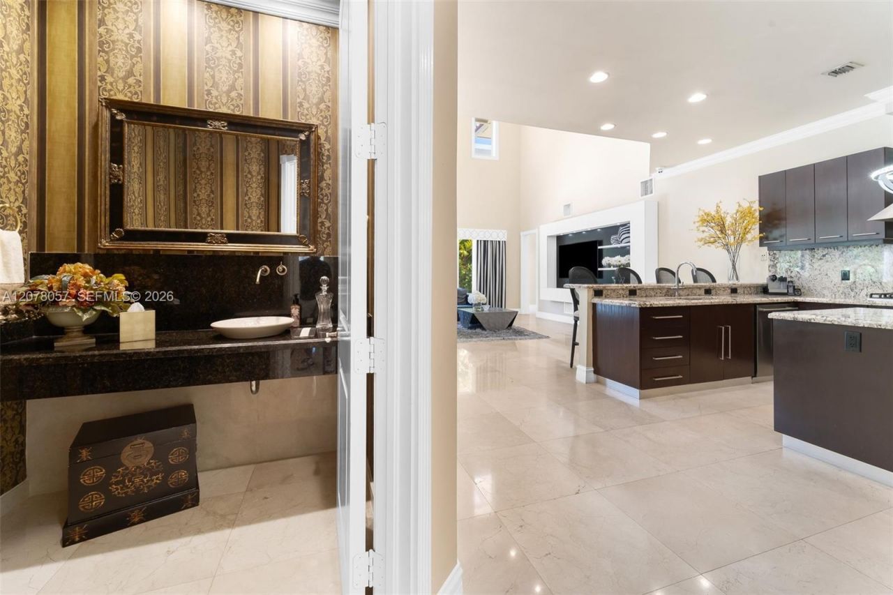 275 189th Ter , Sunny Isles Beach, FL 33160 Photo