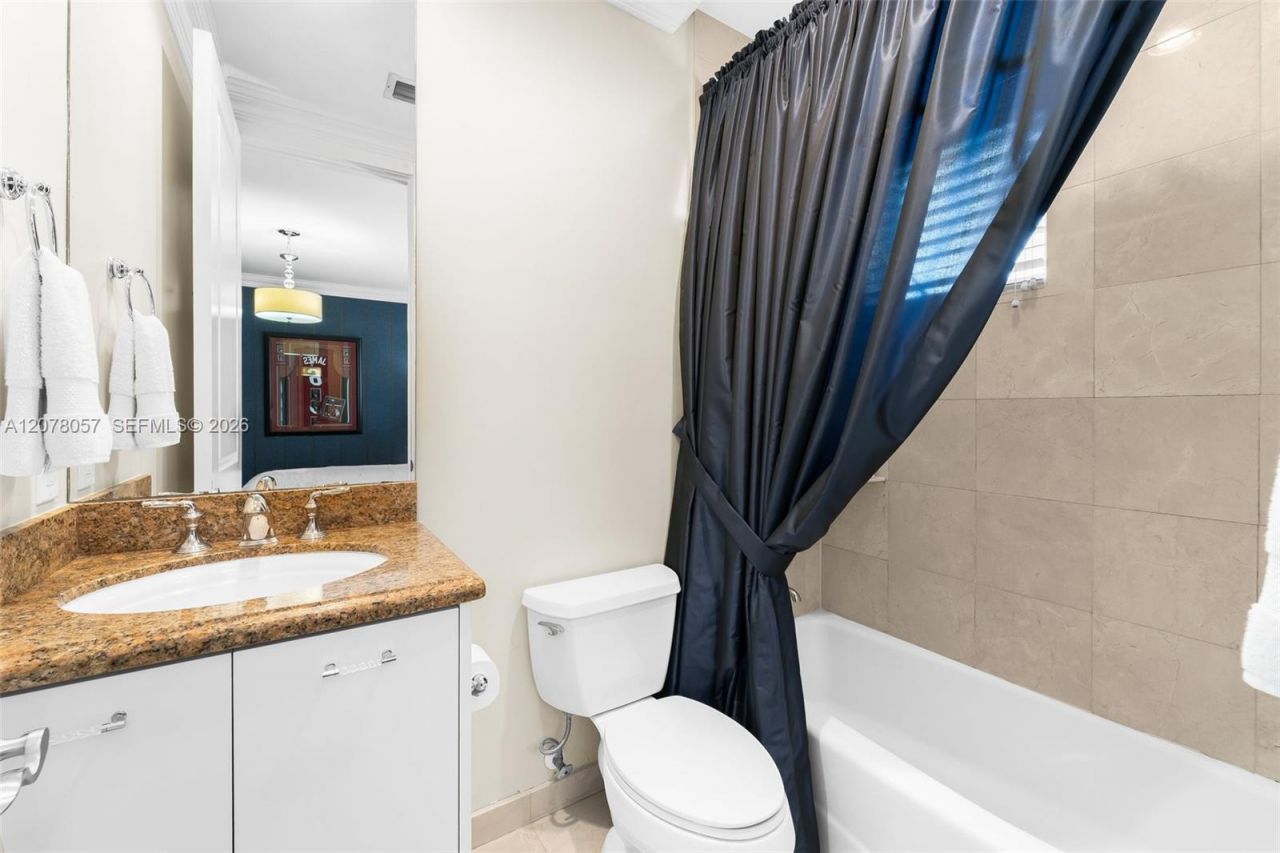 275 189th Ter , Sunny Isles Beach, FL 33160 Photo