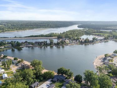 2702 Annabelle Drive, Bellevue, NE 68123
