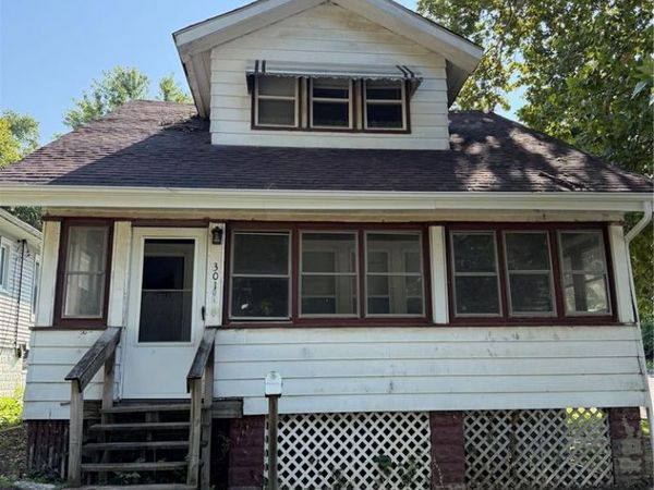 301 Main Street , Alton, IL 62002