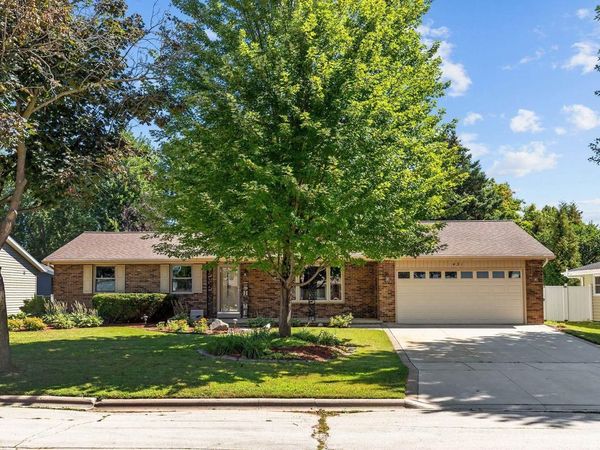 431 ROBERT LANE, Green Bay, WI 54311