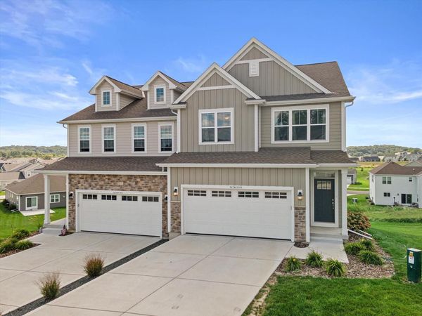 N67W25383 Breckenridge COURT, Sussex, WI 53089