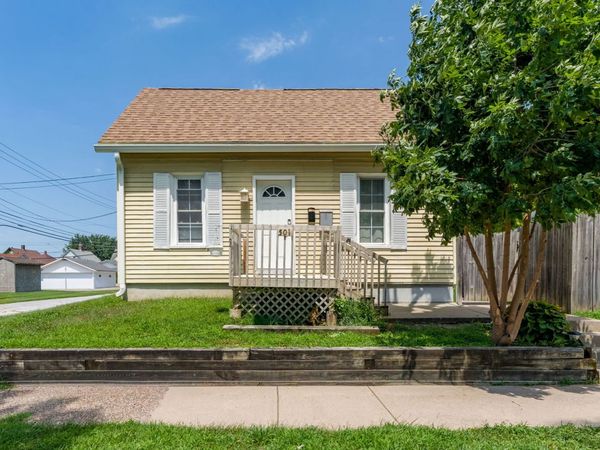 501 17th Avenue , Moline, IL 61265