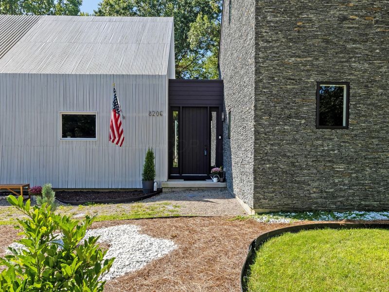 8206 Maxtown Road, Westerville, OH 43082 Photo 3