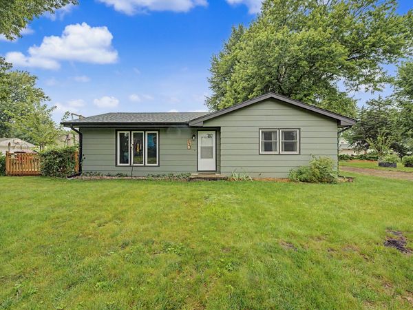 121 S Sycamore Street, Cambridge, IA 50046