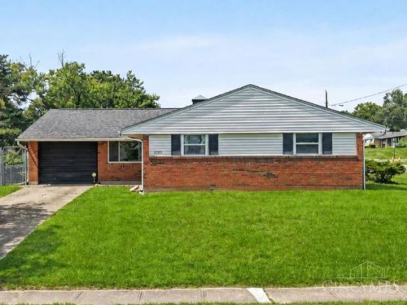 12093 Benadir Road, Springdale, OH 45246 Photo 1