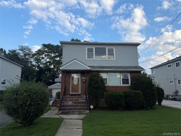2829 Elm Street , Oceanside, NY 11572