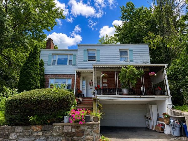 286 Eastchester Road , New Rochelle, NY 10801