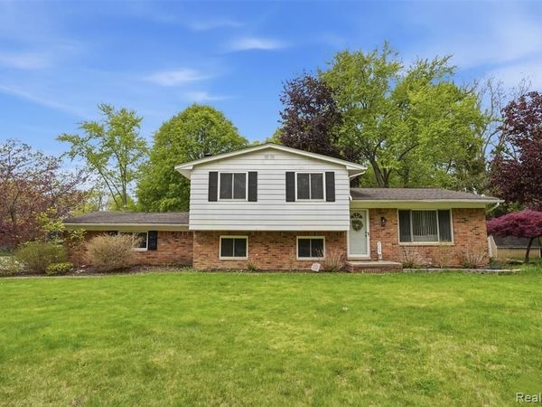 2478 Hiller Road , West Bloomfield Township, Mi 48324