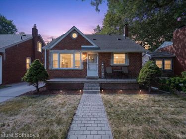 7348 Helen Road N, Center Line, Mi 48015