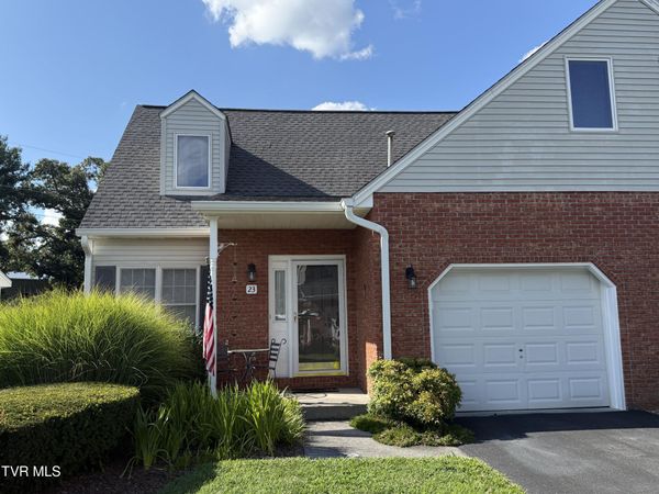1725 West Lakeview Drive, Unit 23, Johnson City, TN 37601