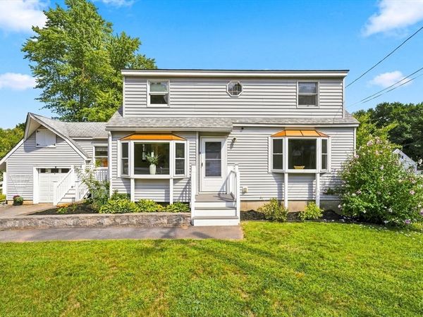 1251 Shawsheen St, Tewksbury, MA 01876