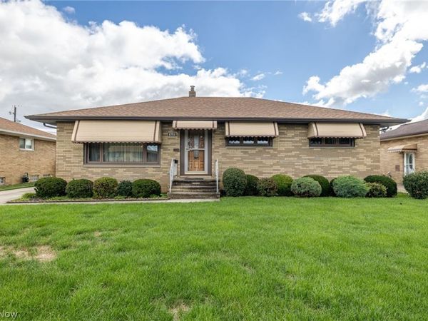 4751 Forest Edge Drive, Brooklyn, OH 44144