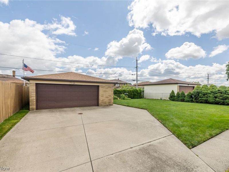 4751 Forest Edge Drive, Brooklyn, OH 44144 Photo 28