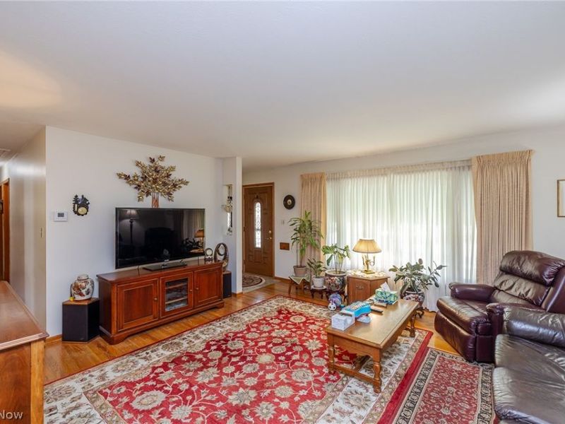 4751 Forest Edge Drive, Brooklyn, OH 44144 Photo 6