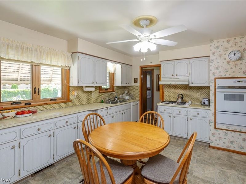 4751 Forest Edge Drive, Brooklyn, OH 44144 Photo 8