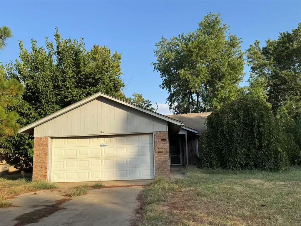 926 W Churchill Way, Mustang, OK 73064 Main Photo