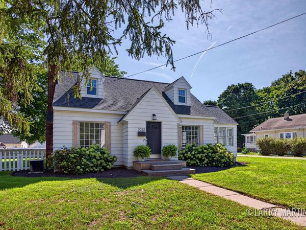 3022 Locke Avenue SW, Grandville, MI 49418