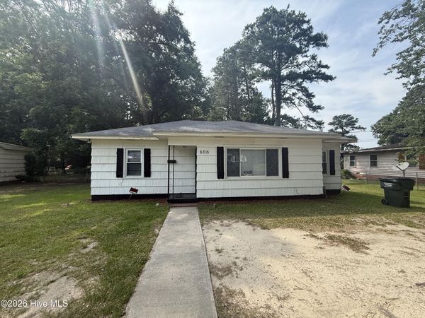 606 Greenmead Drive , Kinston, NC 28501