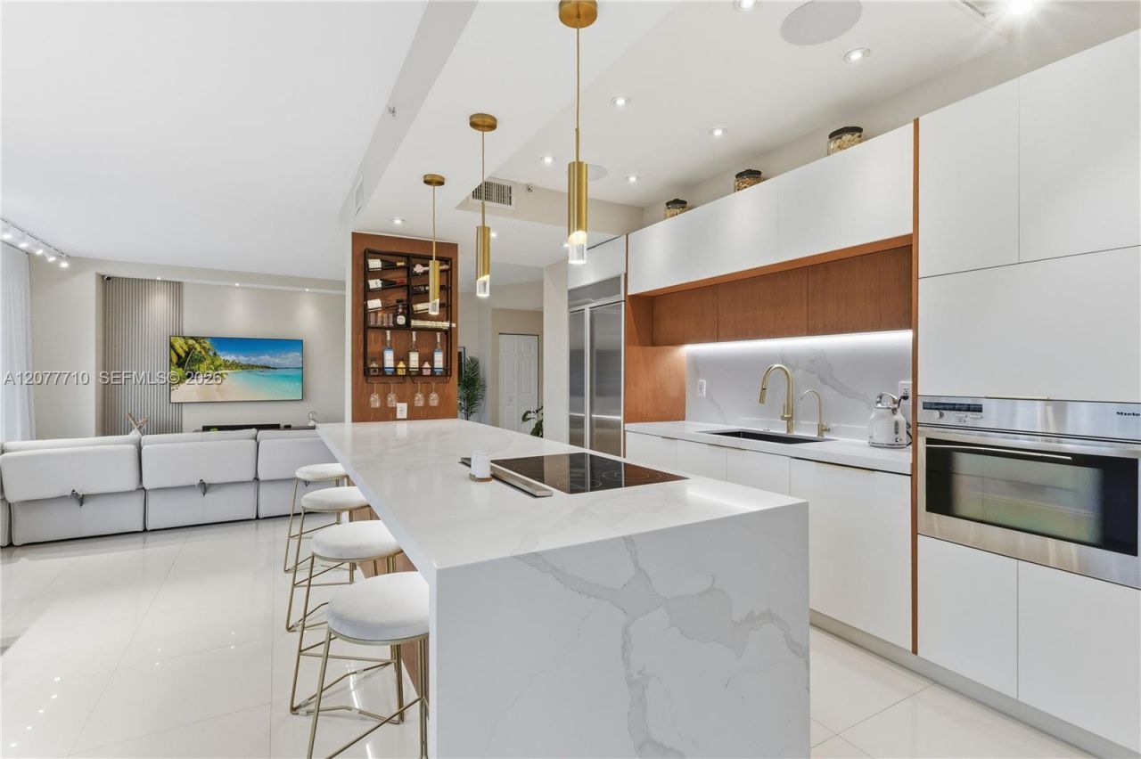 3500 Mystic Pointe Dr , Unit 104, Aventura, FL 33180 Photo