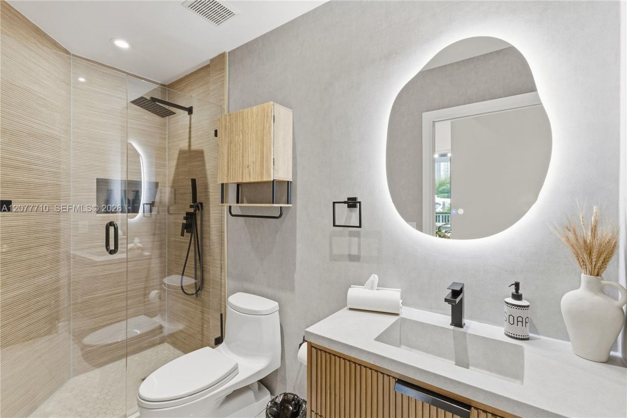3500 Mystic Pointe Dr , Unit 104, Aventura, FL 33180 Photo