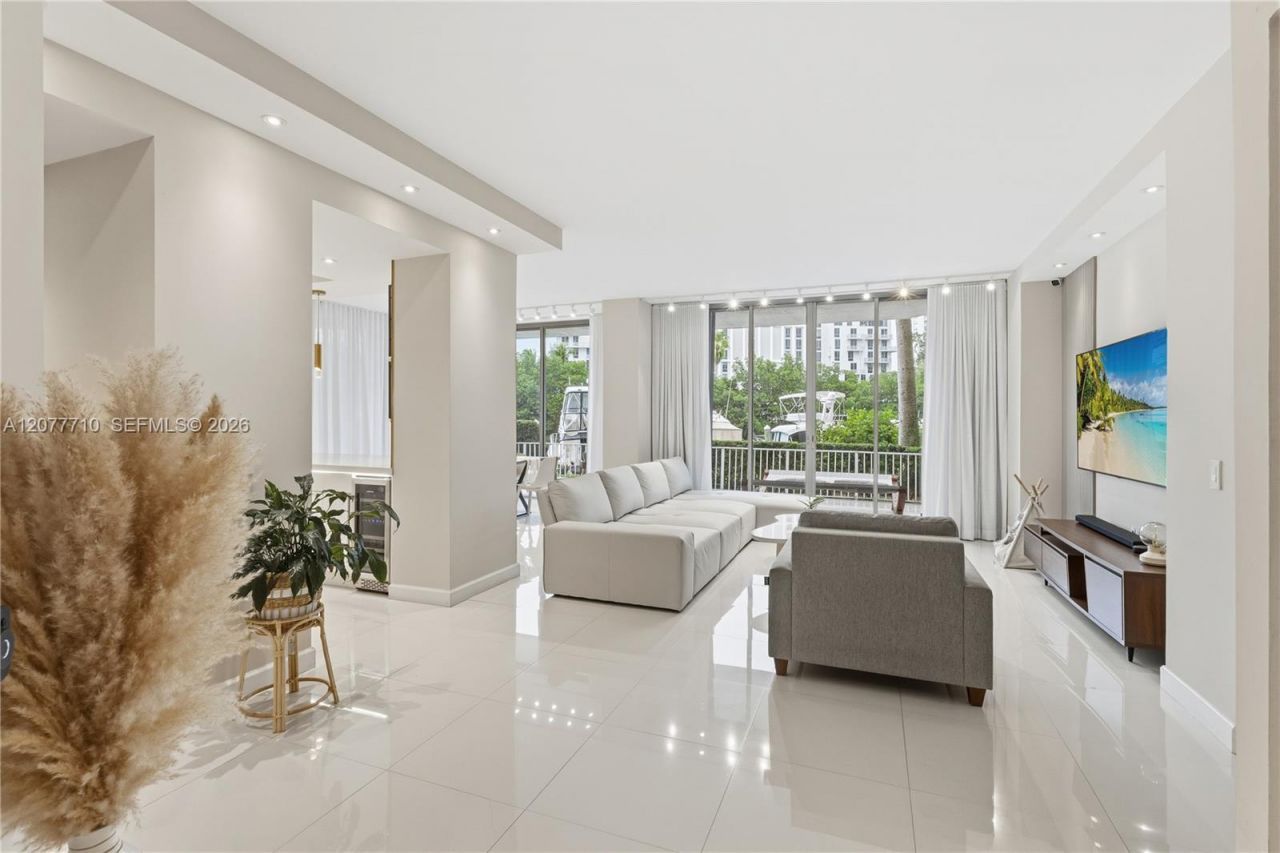 3500 Mystic Pointe Dr , Unit 104, Aventura, FL 33180 Photo