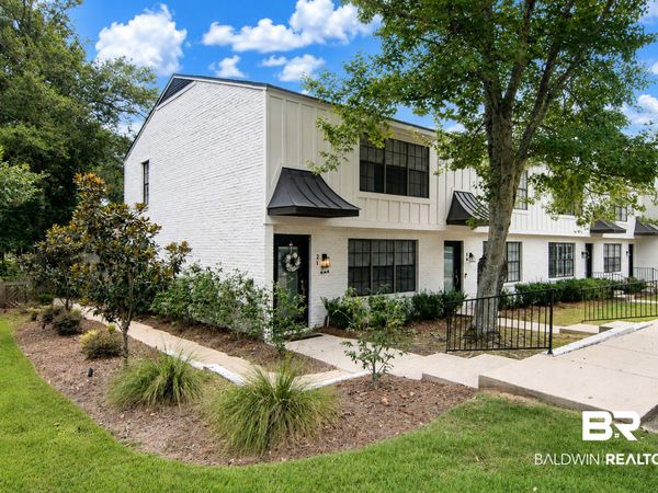 314 Gayfer Court, Unit APT 21, Fairhope, AL 36532