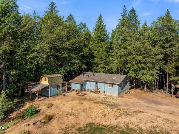 1587 Arrowhead Drive, O'Brien, OR 97534