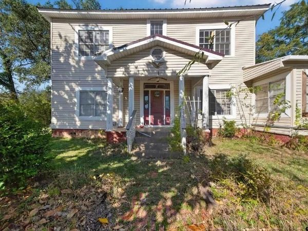 501 E Duval Street , Troup, TX 75789