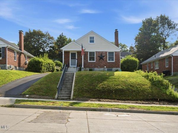 8 Center View Drive, Troy, NY 12180