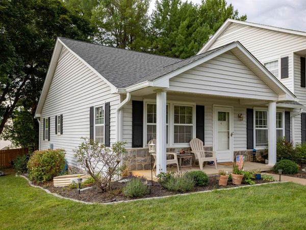 4 SHANNON PL, STAUNTON, VA 24401