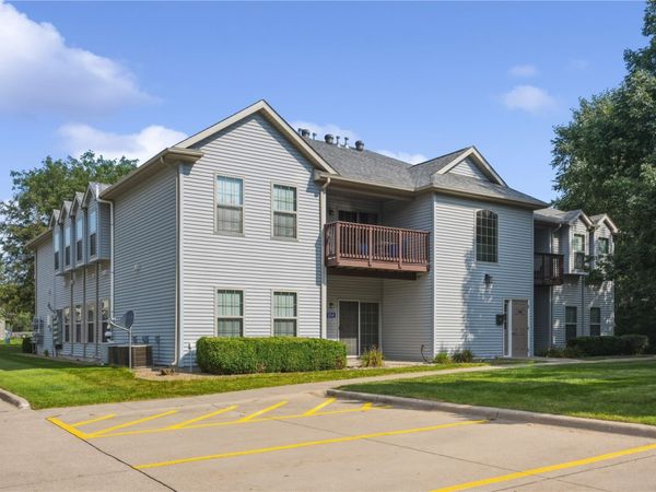 750 Rachael St #202, North Liberty, IA 52317