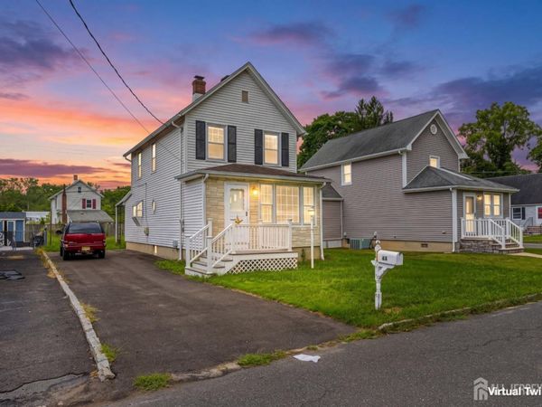 44 John Street , Helmetta, NJ 08828