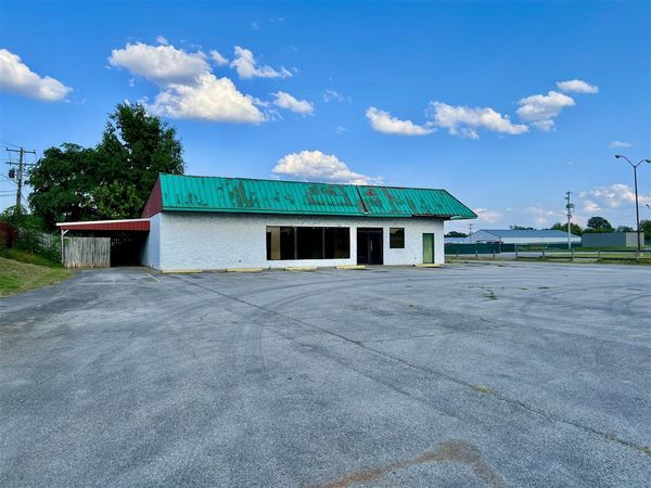 828 N Main Street , Franklin, KY 42134