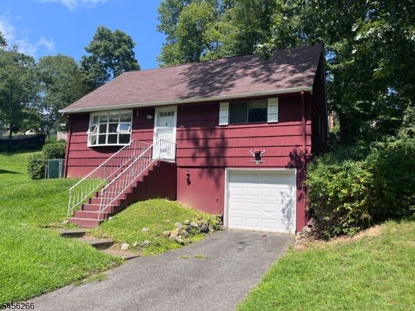 194 Tomahawk Trl, Byram, NJ 07871
