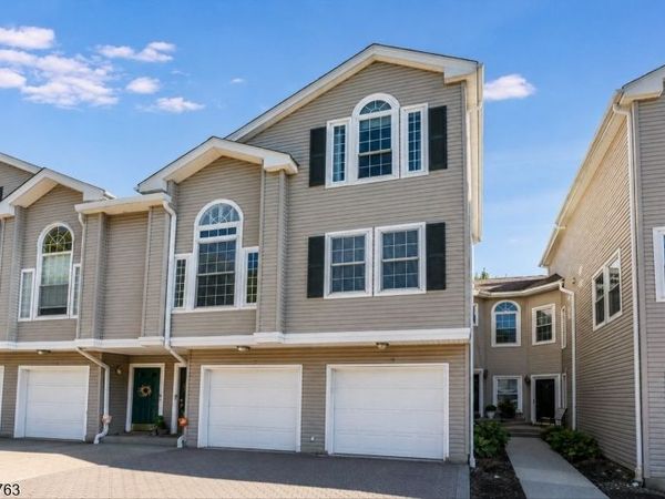 15 Witherspoon Ct, Morris, NJ 07960