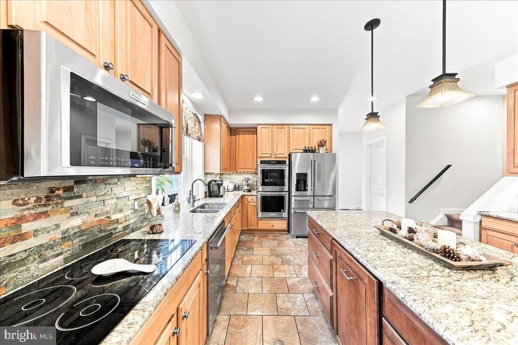 39 MAPLE LANE , GLEN MILLS, PA 19342
