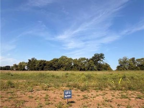 1110 Aria Drive, Raymore, MO 64083