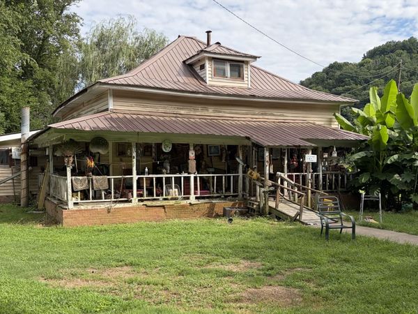 845 Flynns Creek Rd , Gainesboro, TN 38562