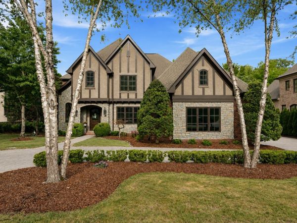 517 Excalibur Ct, Franklin, TN 37067