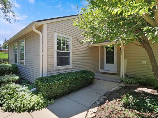 932 Chase Court , Gurnee, IL 60031