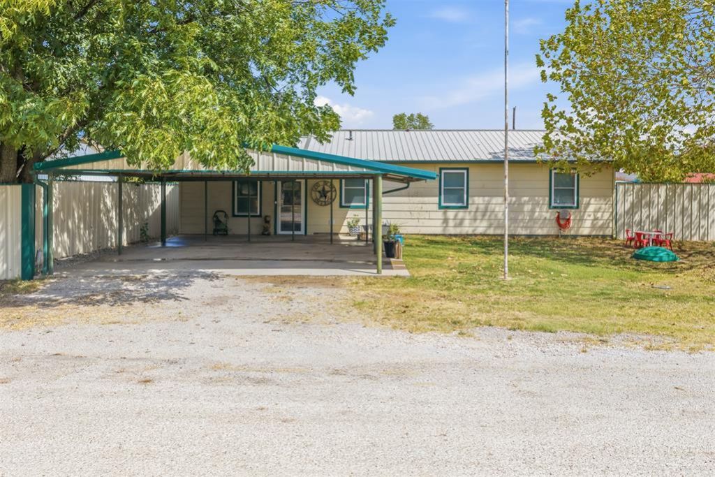 402 W A Street, Ringling, OK 73456 Main Photo