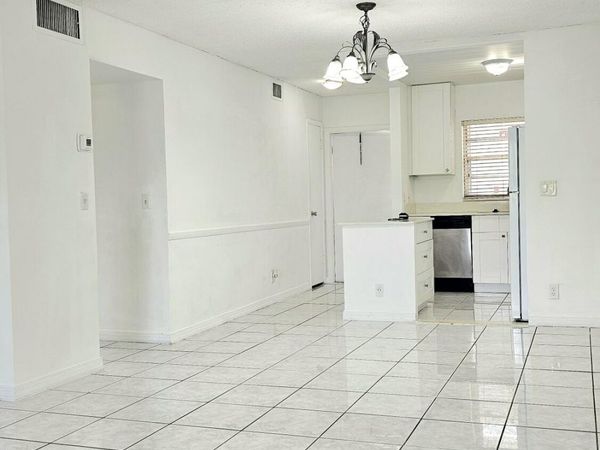 111 CLEVELAND Street, Unit B9, Lake Worth Beach, FL 33461