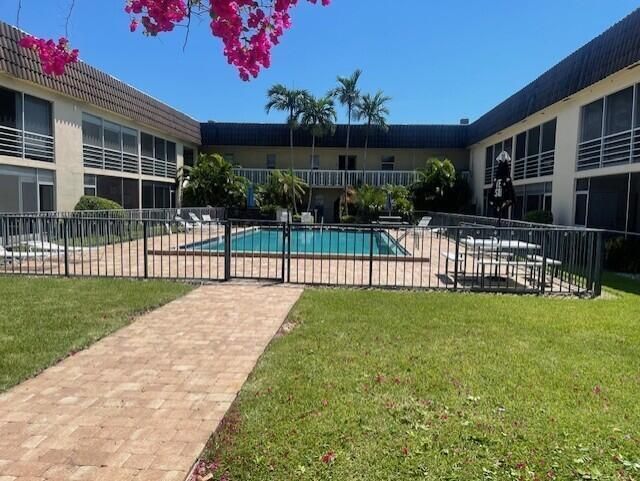 342 Southwind Drive, Unit 223, North Palm Beach, FL 33408 Photo