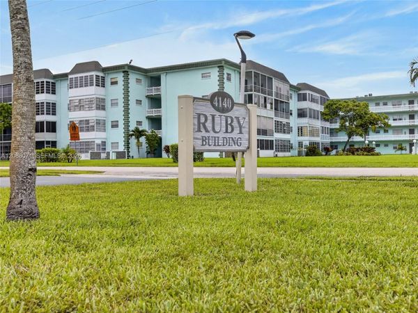 4140 NW 44th Ave , Unit 408, Lauderdale Lakes, FL 33319