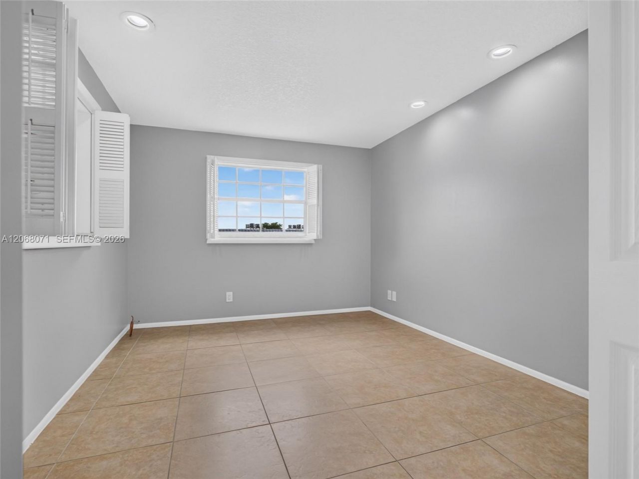 4140 NW 44th Ave , Unit 408, Lauderdale Lakes, FL 33319 Photo