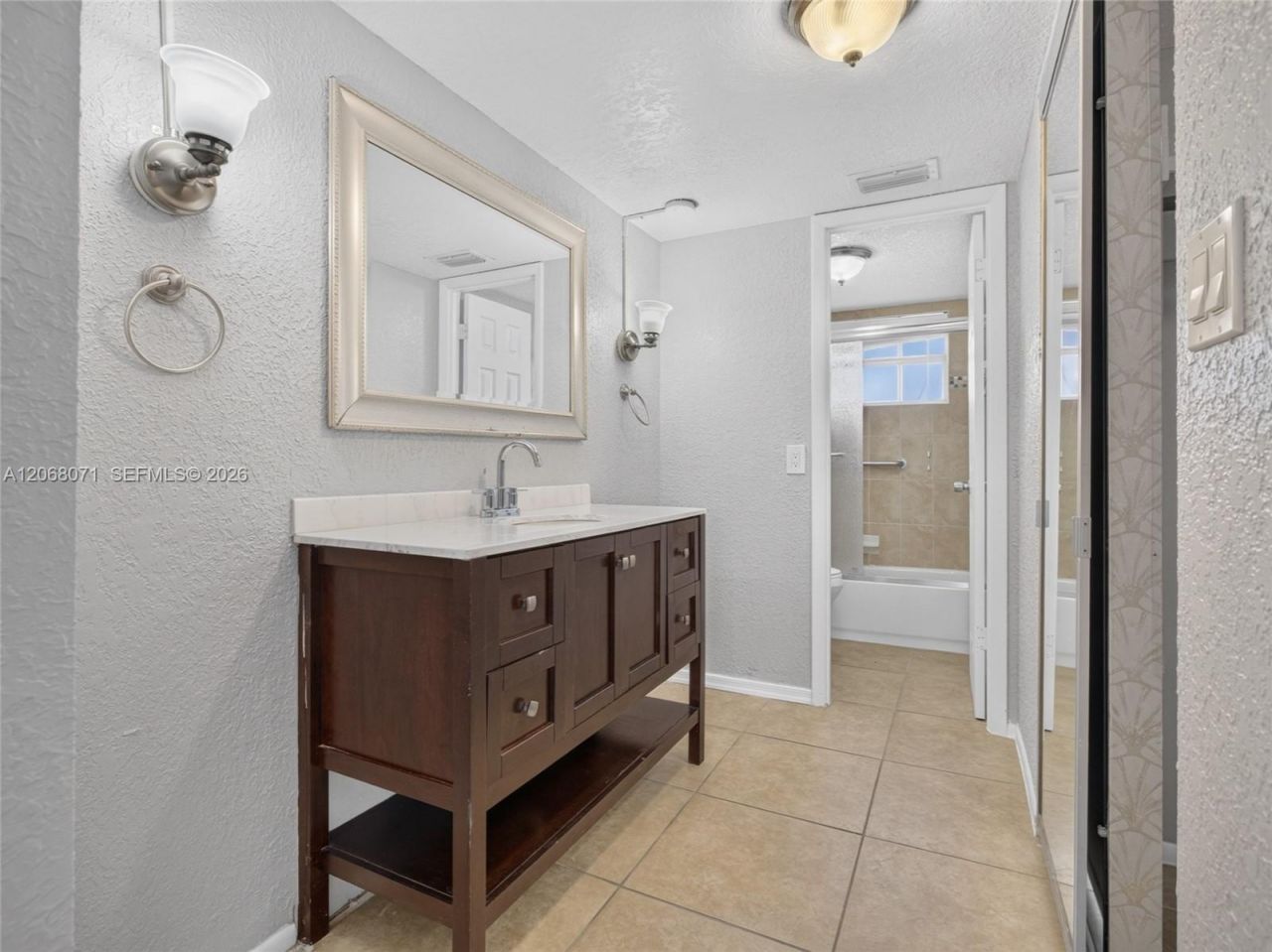 4140 NW 44th Ave , Unit 408, Lauderdale Lakes, FL 33319 Photo