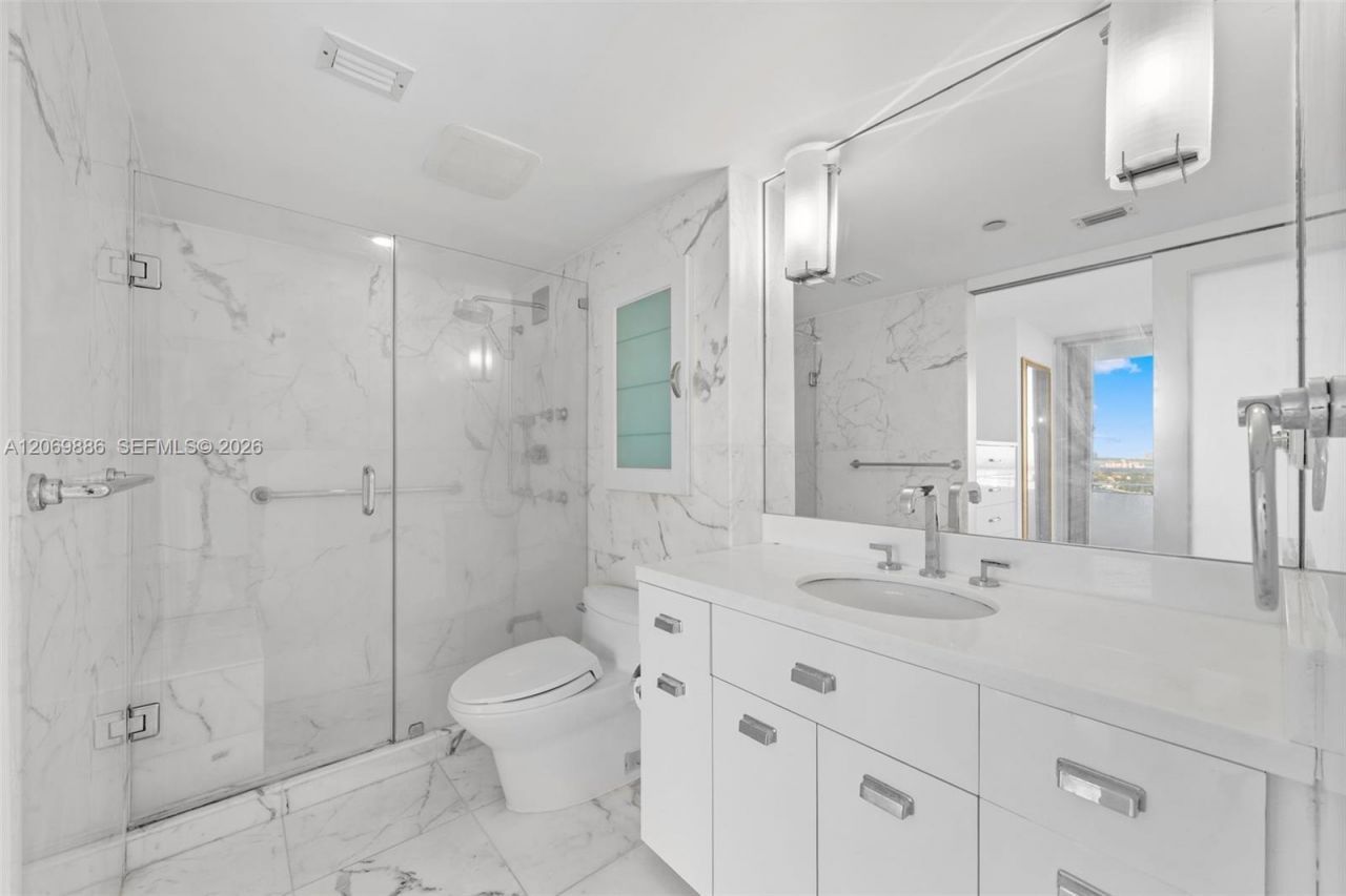 400 S Pointe Dr , Unit 1905, Miami Beach, FL 33139 Photo